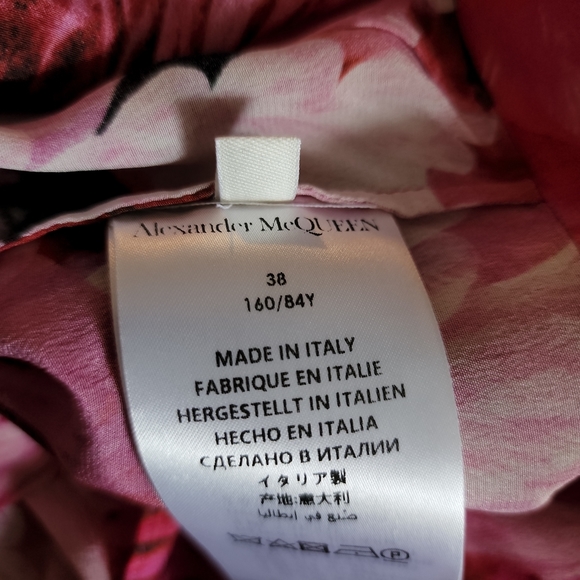 Alexander McQueen - Picture 3 of 4